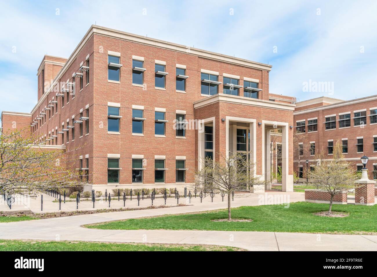 LA CROSSE, WI, USA - 17 APRILE 2021 - Centennial Hall nel campus dell'Università del Wisconsin-la Crosse. Foto Stock