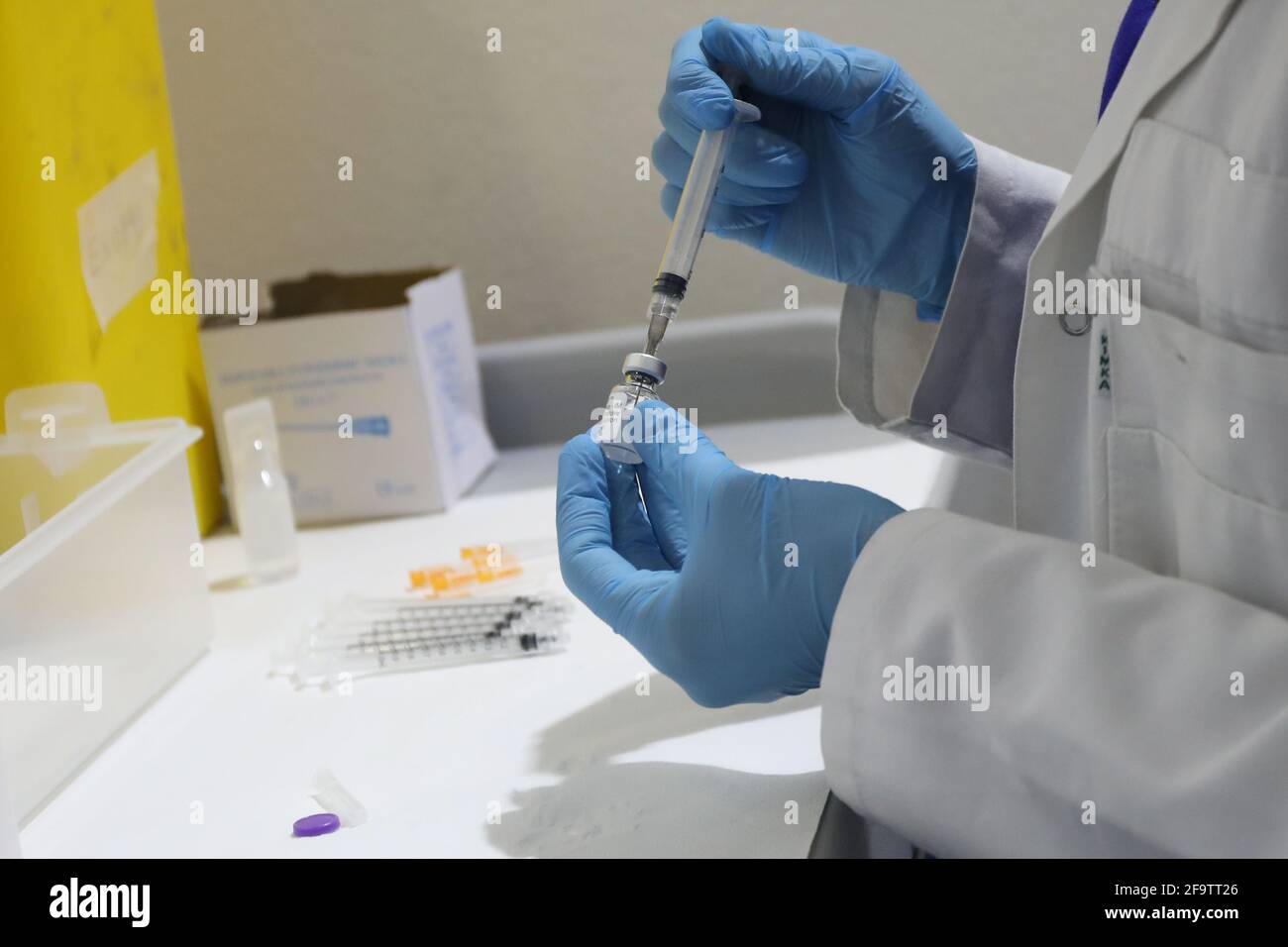 Preparazione del vaccino anti-Covid19 Pfizer Foto Stock