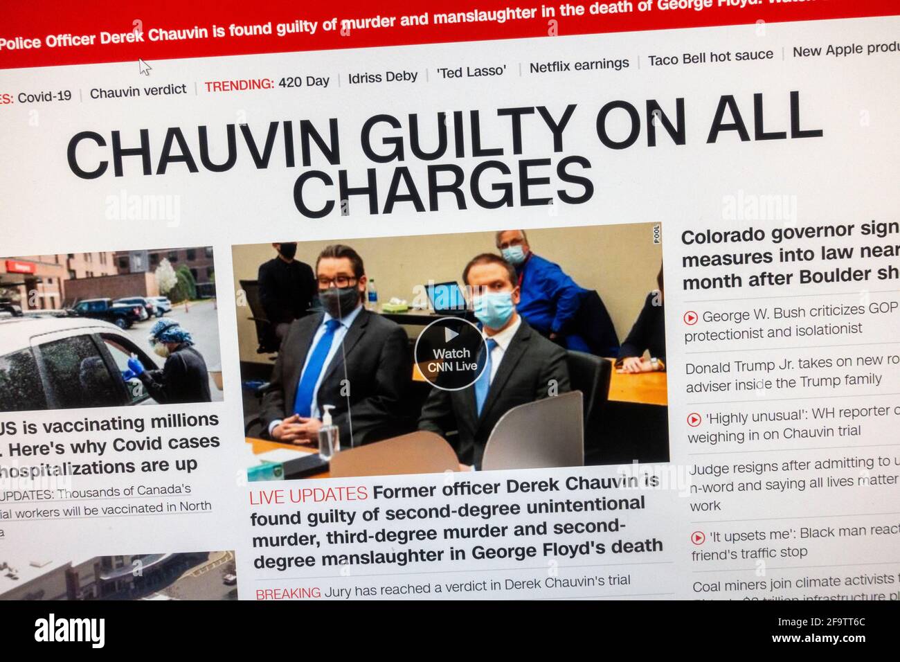 'Chauvin colpevole su tutte le accuse' titolo: Reazione alla condanna di Derek Chauvin per l'omicidio di George Floyd sul sito della CNN, 20 aprile 2021. Foto Stock