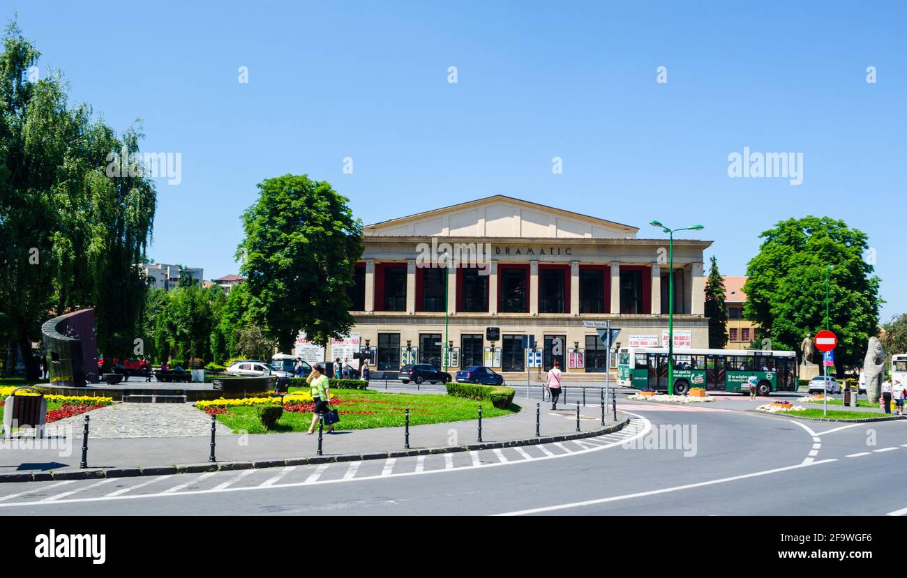 BRASOV, ROMANIA, 9 LUGLIO 2015: Vista del teatro sica alexandrescu nella città rumena Brasov. Foto Stock