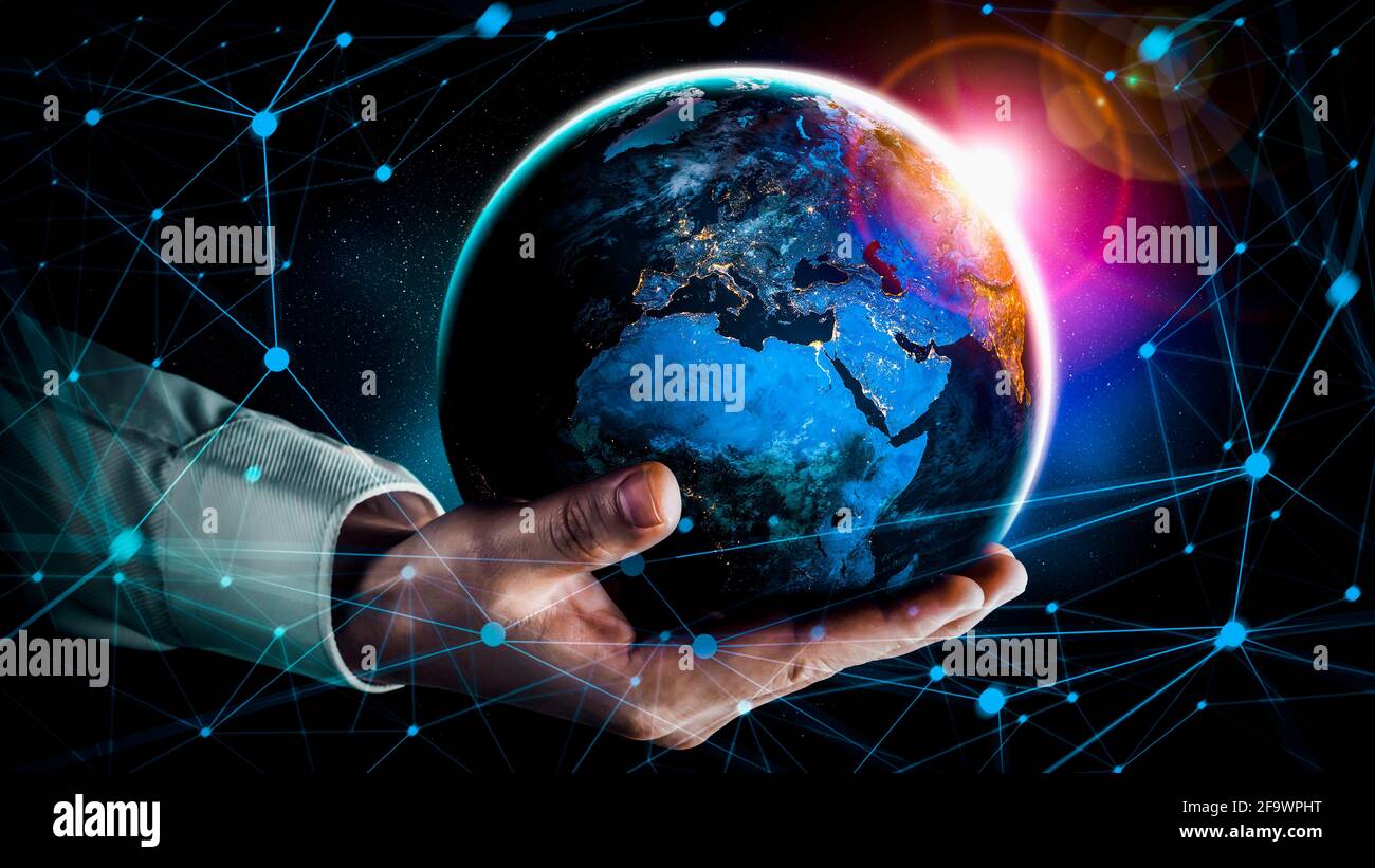 Collegamento di rete globale che copre la terra con collegamento di percezione innovativa . Concetto di commercio internazionale e di investimento digitale, 5G globale Foto Stock