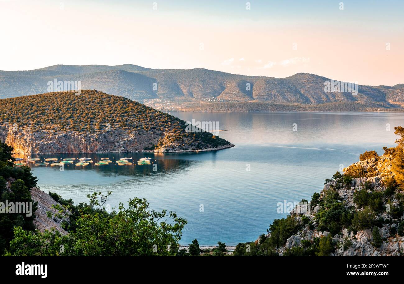 Paesaggio panoramico di Argolida, Peloponneso, Grecia, a solo un'ora prima del tramonto. Foto Stock