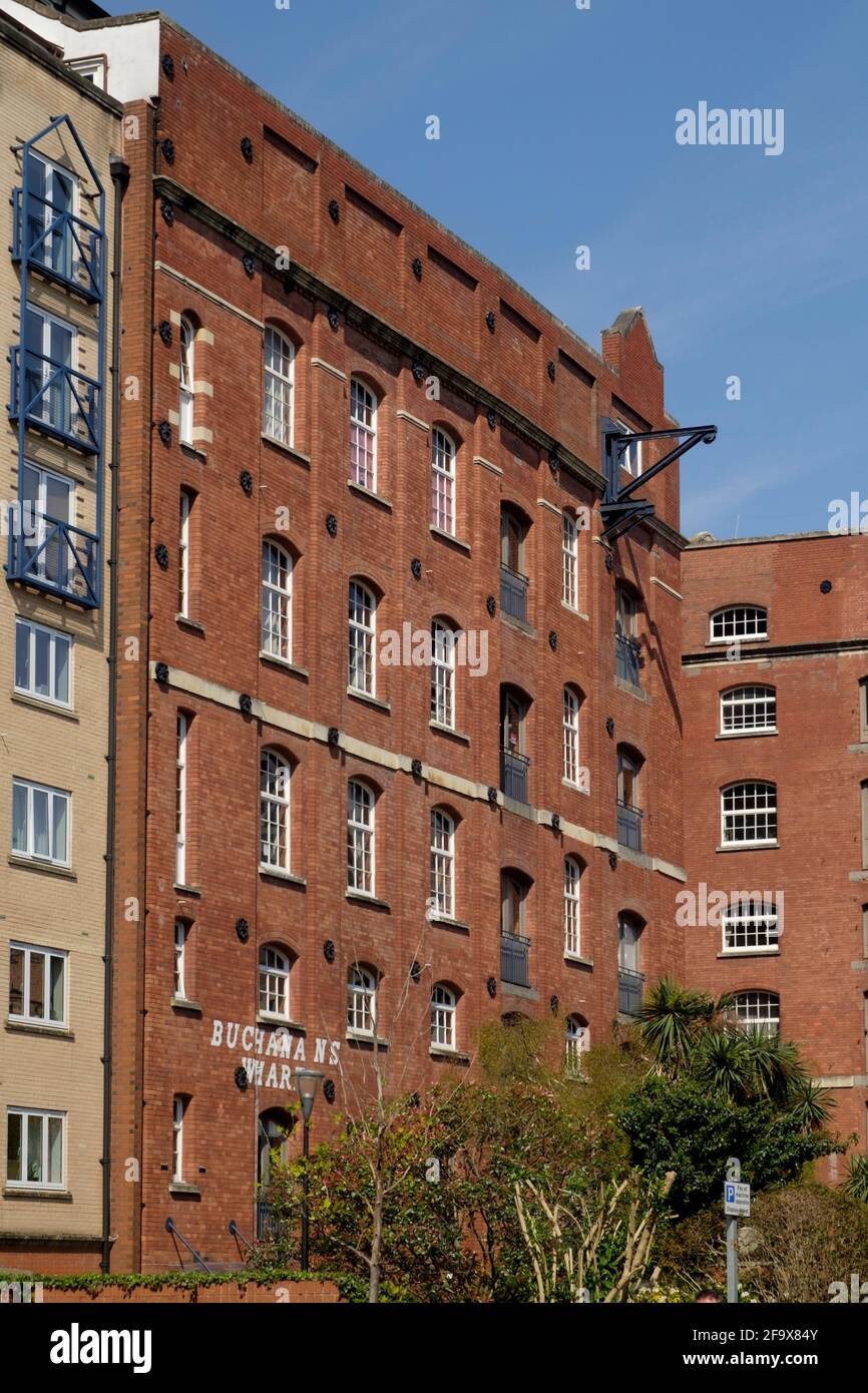 Buchanans Wharf apartmentst on Redcliff backs Bristol. Architettura in mattoni rossi Foto Stock