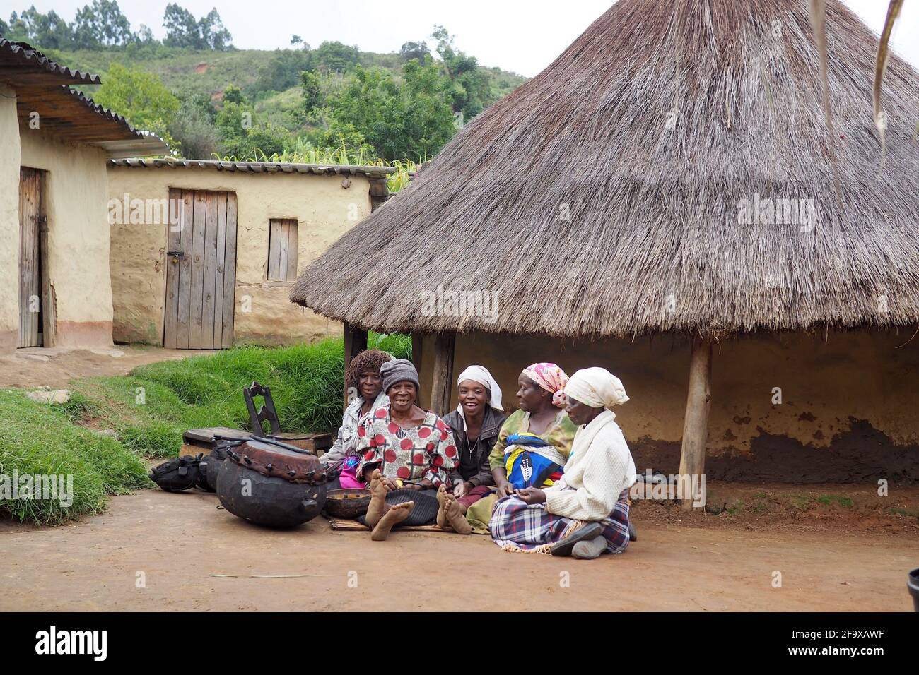 Tradizionale rifugio di fango africano in un villaggio Foto Stock