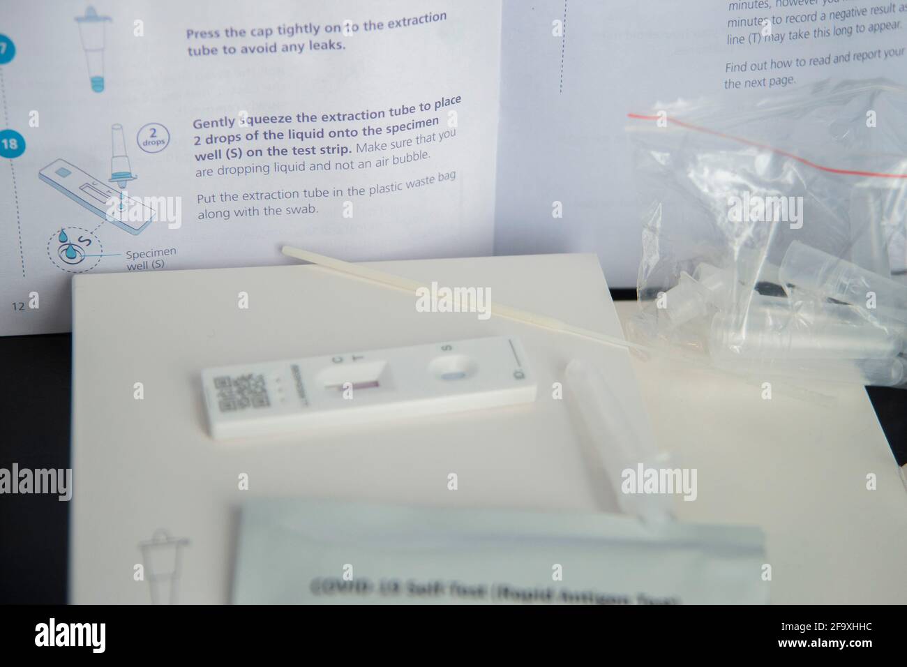 Coronavirus Covid test in casa, kit per test antigene rapido Foto Stock