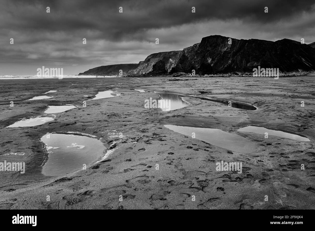 Piscine di marea presso la spiaggia di Sandymouth in Cornovaglia Foto Stock