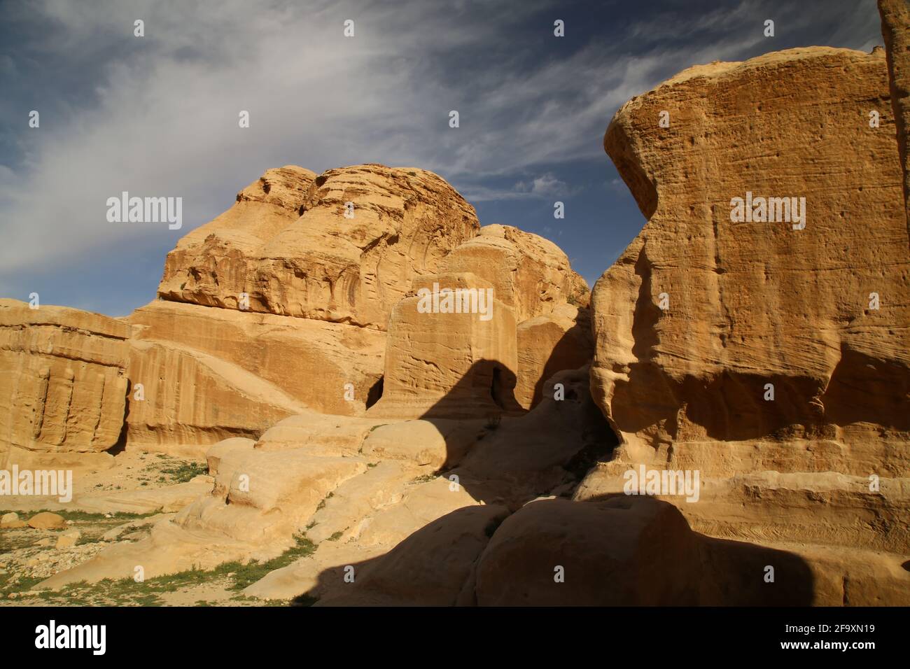 Petra, Giordania, il paesaggio prima di entrare nel Siq Foto Stock