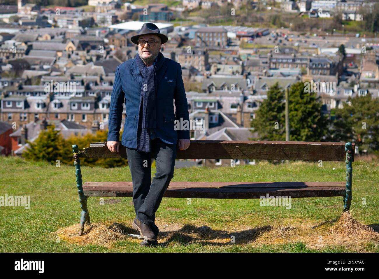 Hawick, Scozia, Regno Unito. 21 aprile 2021. George Galloway , fondatore del partito All for Unity e leader Jamie Blackett che si batte contro un confine duro con l'Inghilterra a Hawick , frontiere scozzesi, oggi. Iain Masterton/Alamy Live News Foto Stock