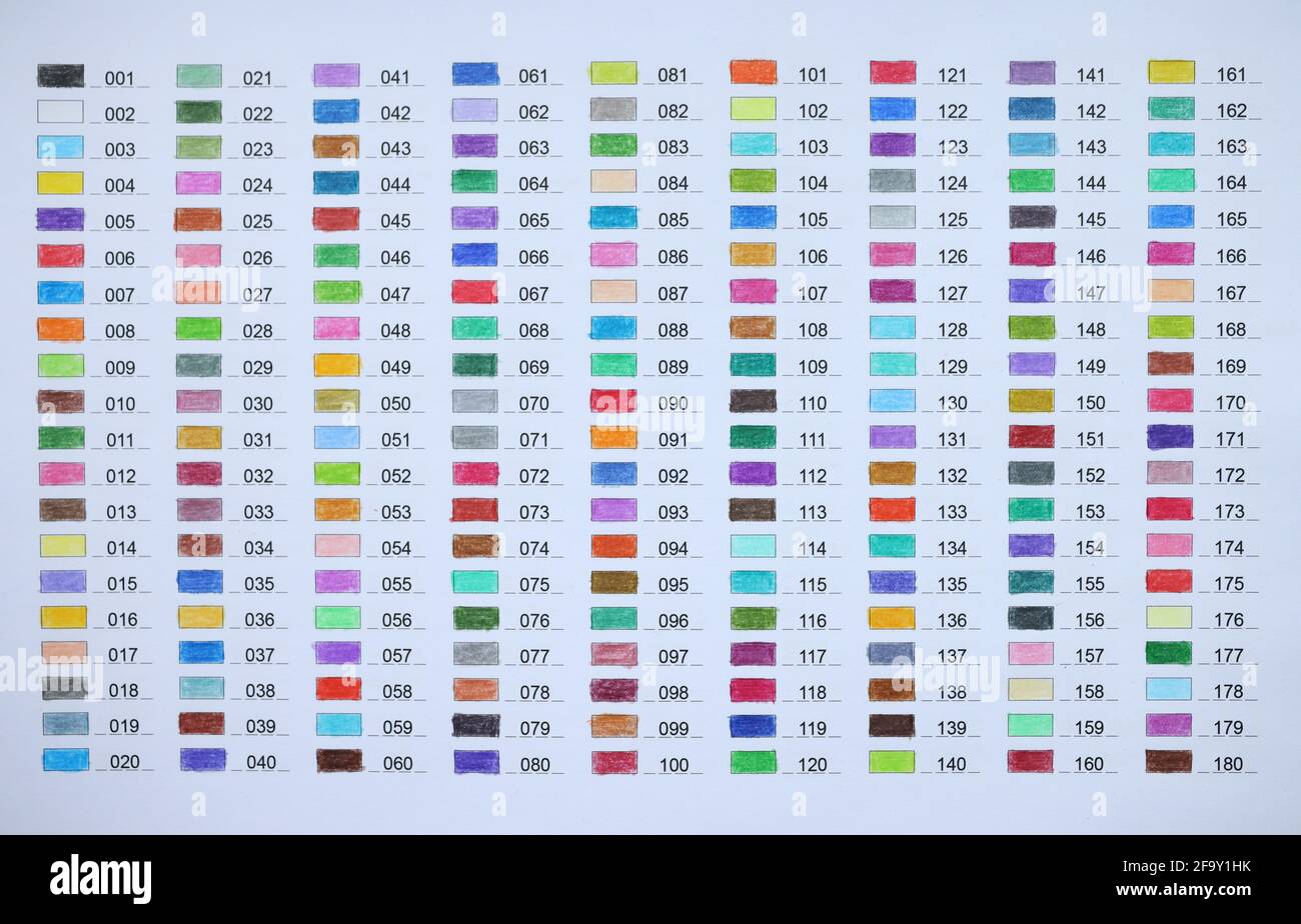 Tavolozza dei colori delle vernici sotto i numeri sulla carta di primo piano Foto Stock