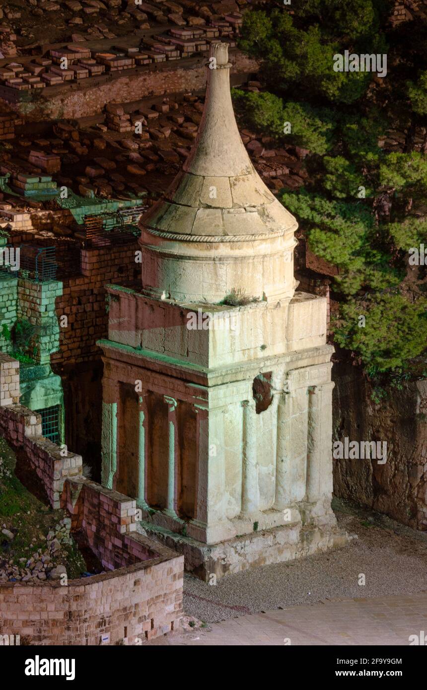 Tomba di Assalonne a Gerusalemme, Israele di notte. Foto Stock