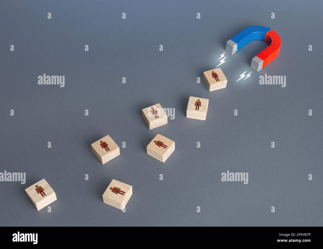 Magnet attrae nuovi dipendenti. Risorse umane. Attirare l'attenzione degli investitori. Assunzione di personale altamente qualificato. Reclutamento di personale Foto Stock