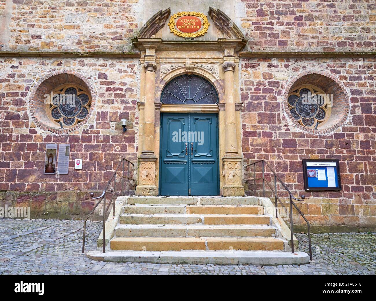 Ingresso al vecchio arco nella chiesa di Bad Iburg, Germania Foto Stock