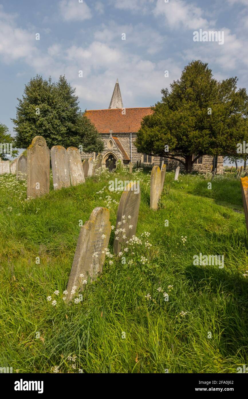 La Chiesa di Santa Maria è una chiesa anglicana ridondante nel villaggio di Higham, Kent, Inghilterra. È registrato nella lista del patrimonio nazionale per l'Inghilterra come a. Foto Stock