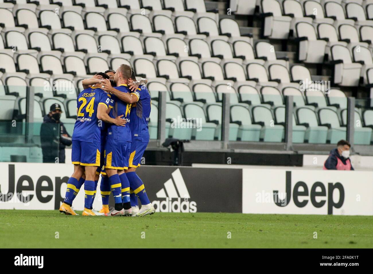 Stadio Allianz, Torino, 21 Apr 2021, i giocatori di Parma Calcio festeggiano il traguardo durante Juventus FC vs Parma Calcio, Calcio italiano Serie A match - Foto Claudio Benedetto / LM Credit: Live Media Publishing Group/Alamy Live News Foto Stock