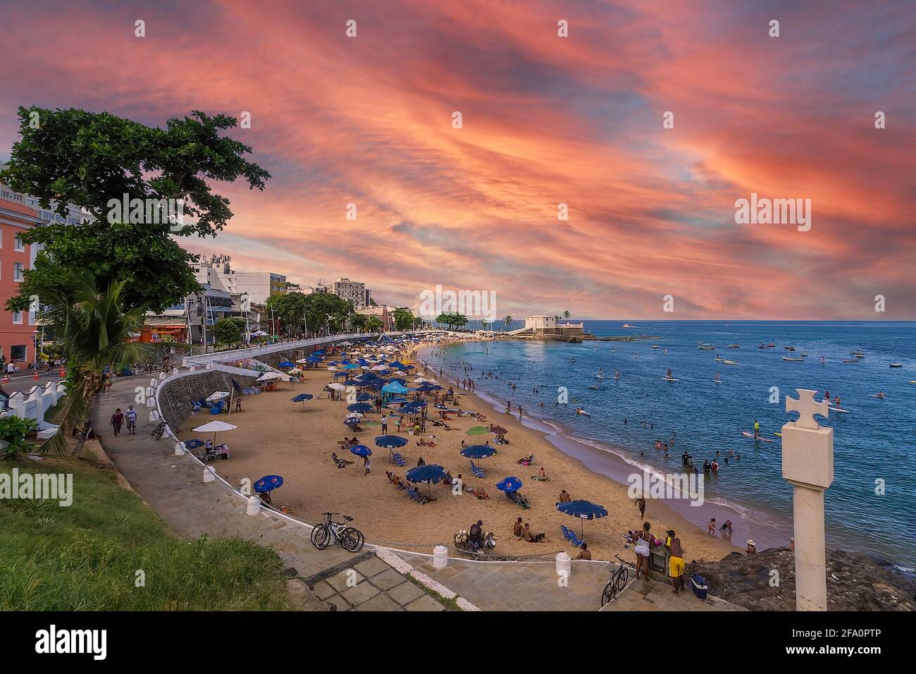 Vista sulla famosa spiaggia di Porto da barra a Salvador Bahia Brasile. Foto Stock