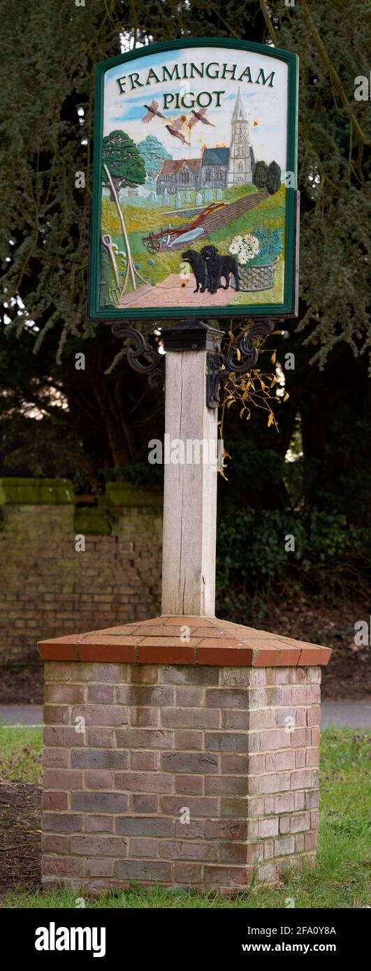 Cartello dipinto di Framingham Pigot a Norfolk, Regno Unito Foto Stock