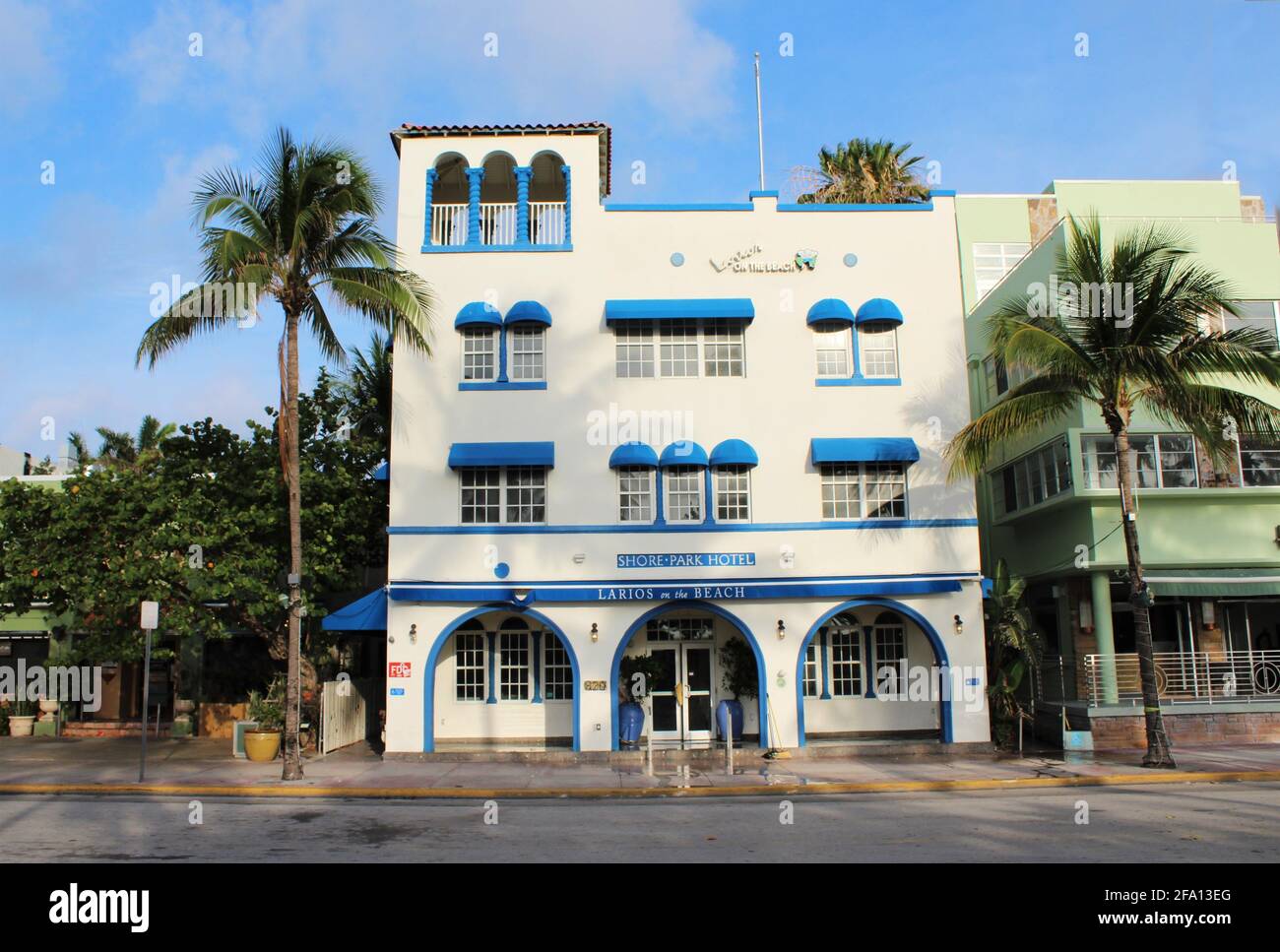 Shore Park Hotel su Ocean Drive, Città di Miami Beach, Florida, nel quartiere Art Deco di South Beach con un ristorante chiamato Larios sulla spiaggia Foto Stock
