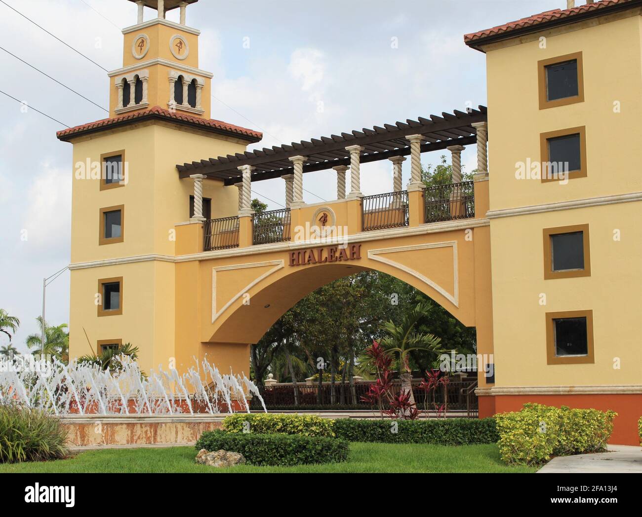 Città di Hialeah benvenuto ingresso plaza. Foto Stock