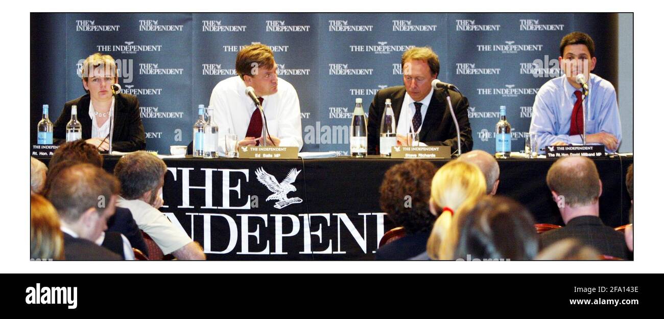 L'incontro Independent Fringe con i relatori David Miliband, Ruth Kelly e ed Balls presieduti da Steve Richards al Labor Party Conf. Di Brighton.pic David Sandison 26/9/2005 Foto Stock