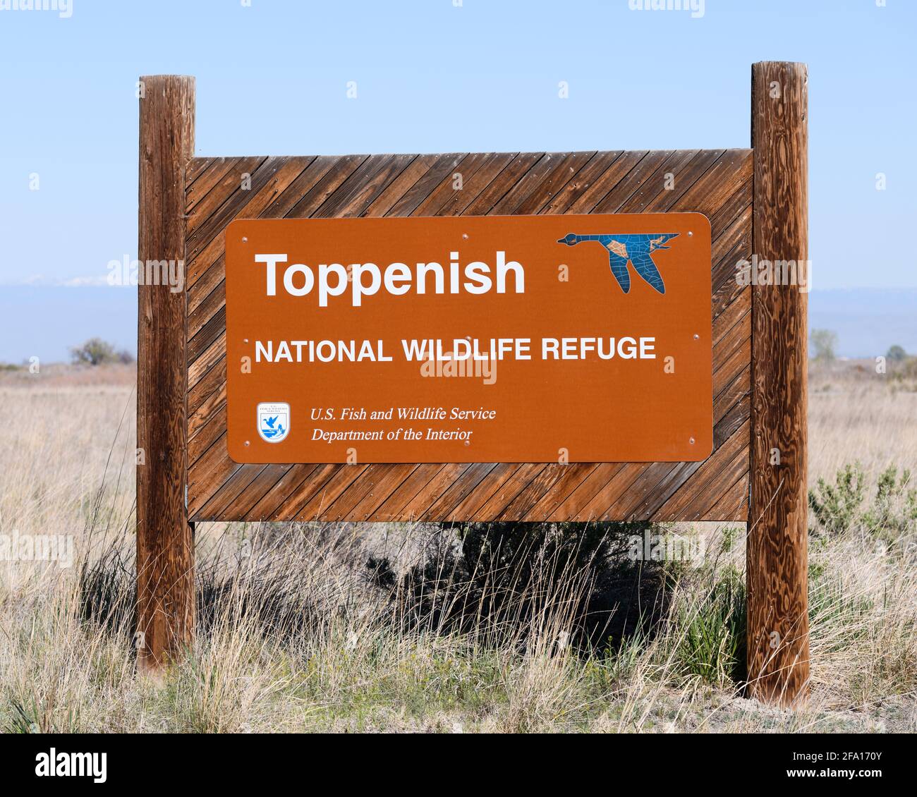 Cartello d'ingresso per il Toppenish National Wildlife Refuge nella Yakima Valley dello stato di Washington. Il sito è gestito da U.S. Fish and Wildlife Service Foto Stock