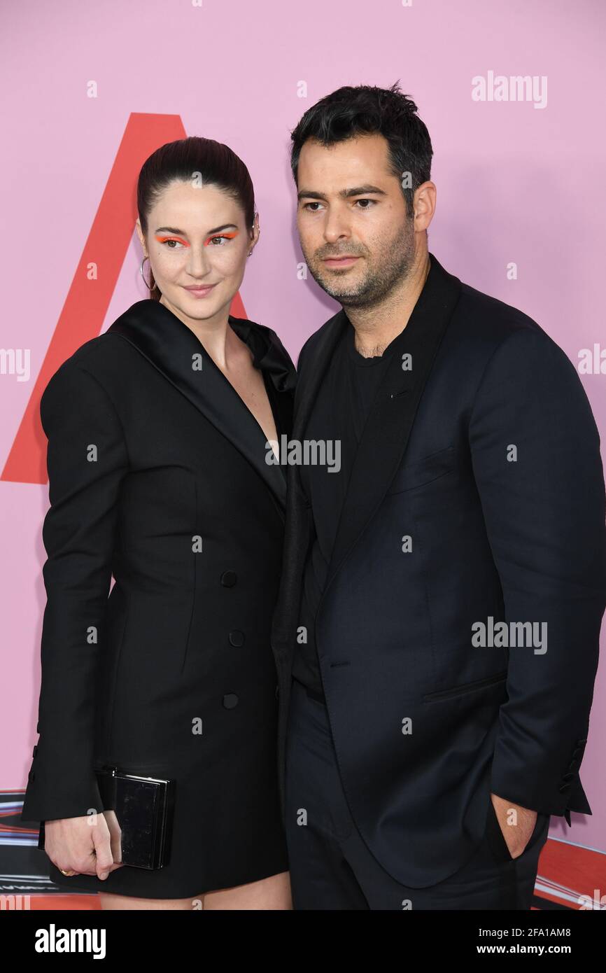 2016 CFDA PREMIA IL TAPPETO ROSSO Foto Stock