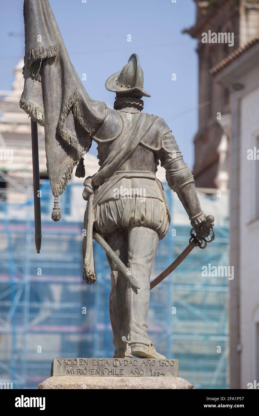 Pedro de Valdivia, conquistador spagnolo e primo governatore reale del Cile. Statua scolpita da Gabino Amaya nel 1987. Villanueva de la Serena Foto Stock