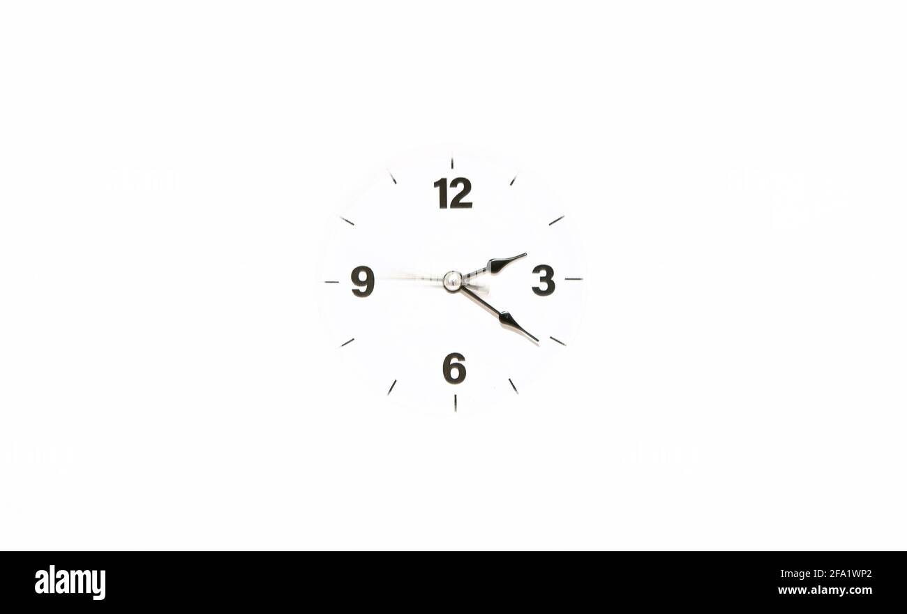 Passare del tempo - si è sfocato muovendo la seconda mano su un quadrante dell'orologio Foto Stock