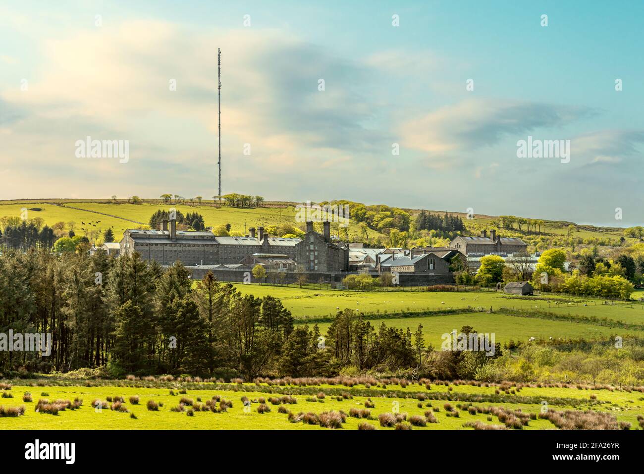 Vista a distanza della prigione di Dartmoor a Princetown, Devon, Inghilterra, Regno Unito Foto Stock