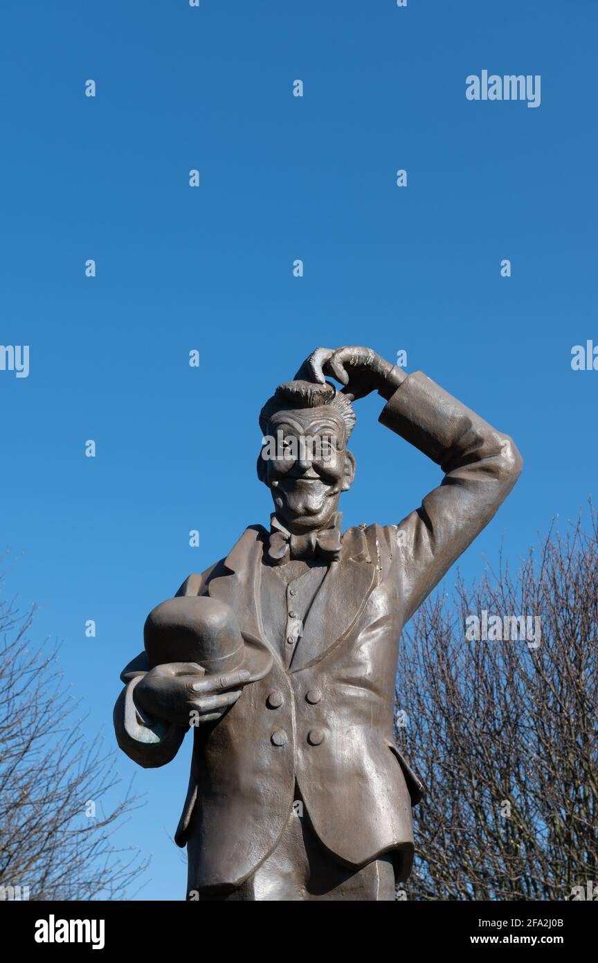 Statua di Stan Laurel a Laurel Park, North Shields Tyne and Wear, Regno Unito Foto Stock