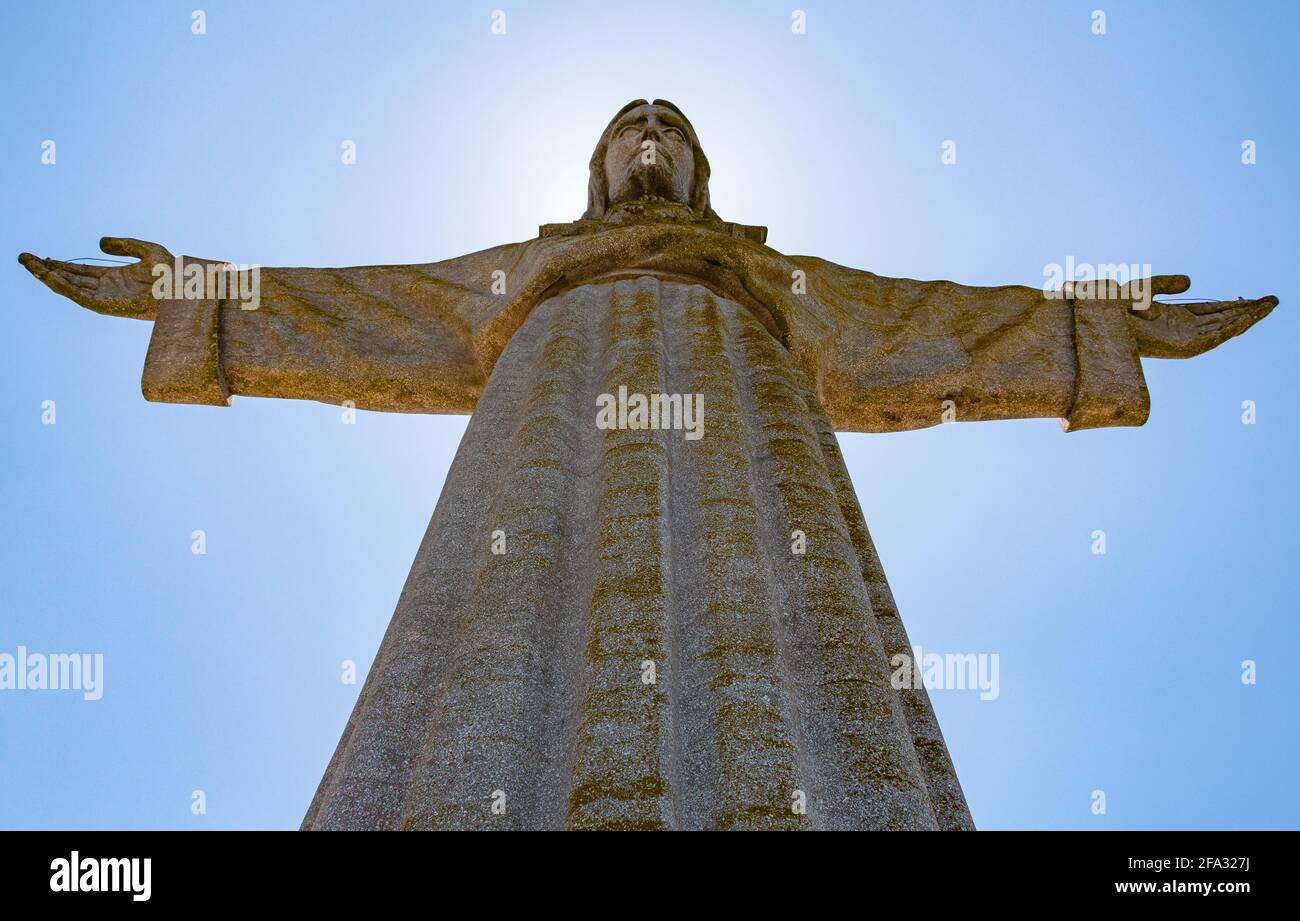 Una immagine del Cristo Rei statua, in Almada (attraverso il fiume da Lisbona). Foto Stock
