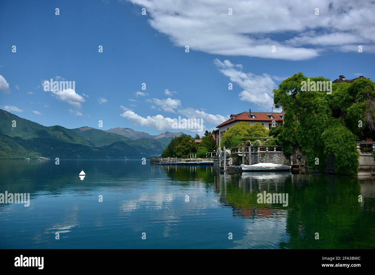 Lago d'Orta in Italia, il tranquillo, romantico Foto Stock Lago d'Orta in Italia, il tranquillo, romantico Foto Stock
