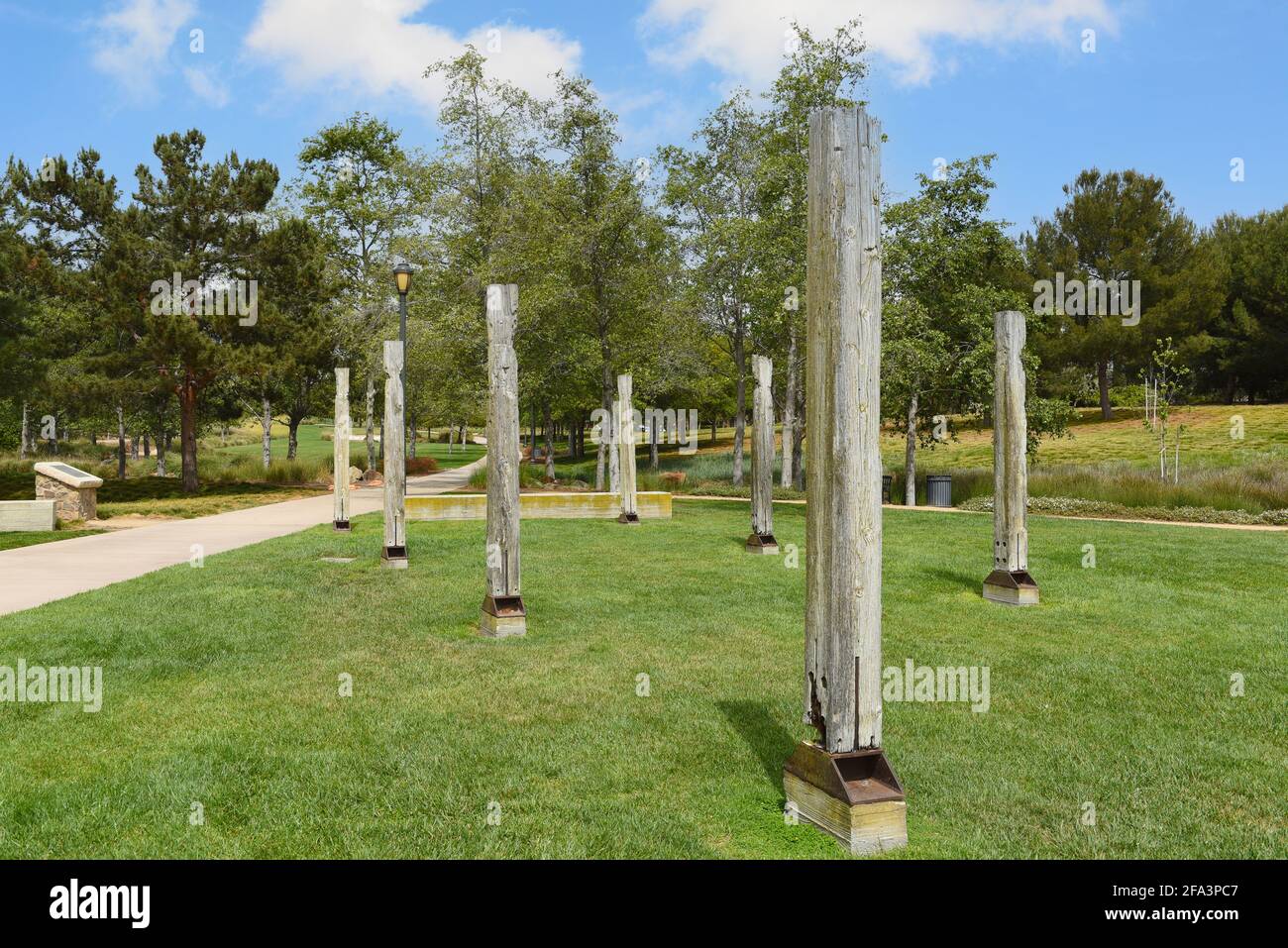 IRVINE, CALIFORNIA - 14 Apr 2021: Sito della vecchia casa di imballaggio di Valencia in Jeffrey Open Space Trail. Foto Stock