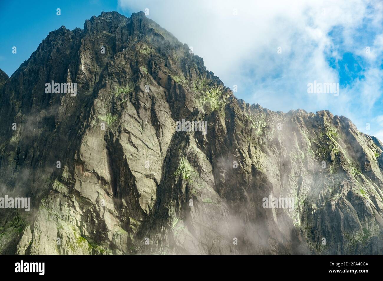 Vista panoramica del paesaggio montano in alta Tatra. Foto Stock