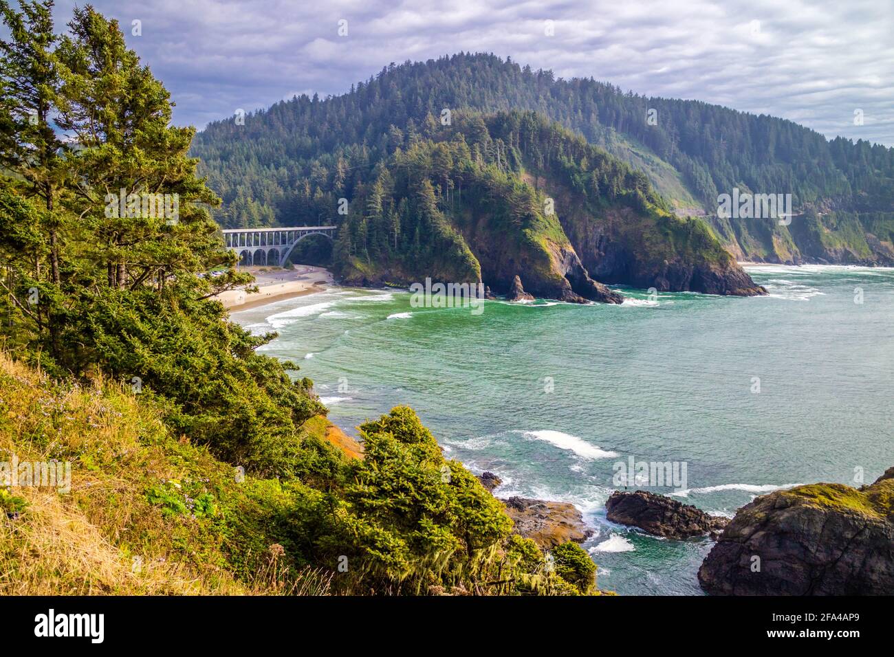 Heceta Head Lighthouse parco dello stato punto panoramico a Firenze, Oregon Foto Stock