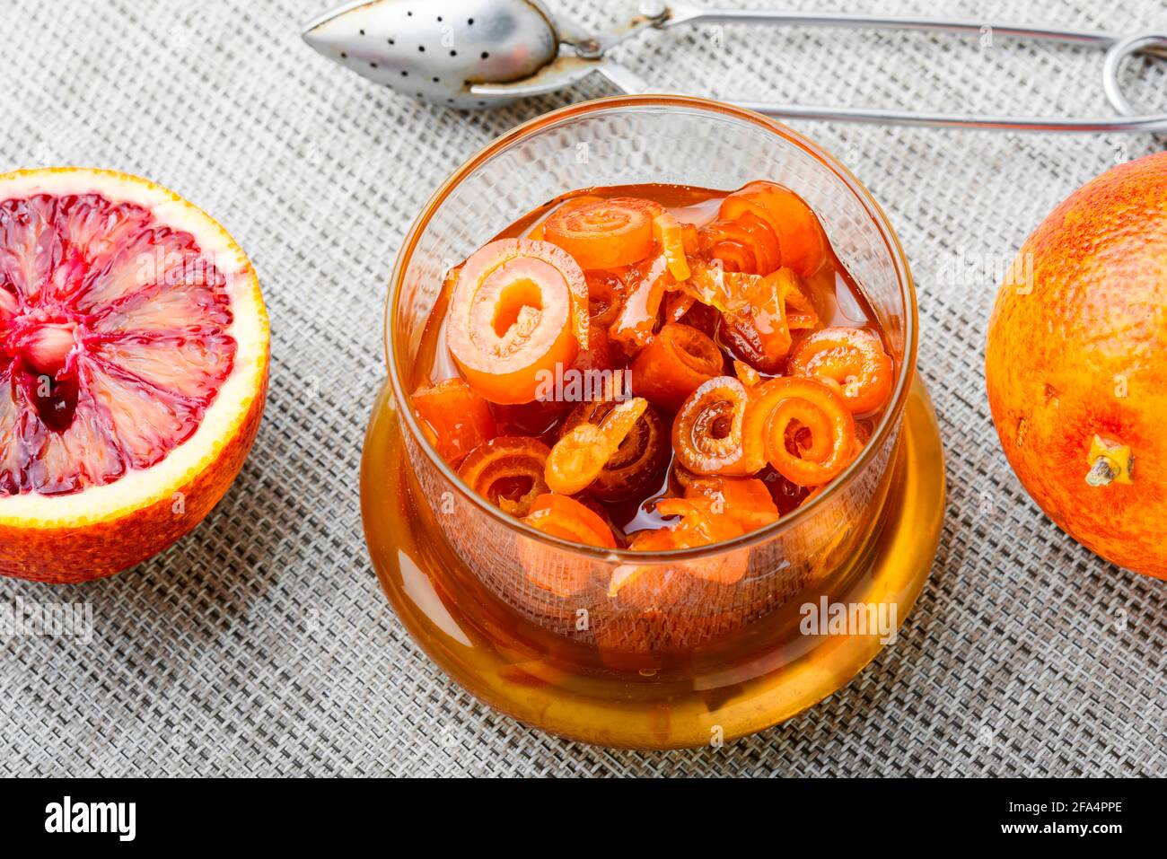 Vasetto di marmellata d'arancia deliziosa. Frutta marmellata o frutta confit.Orange confiture in un vaso Foto Stock