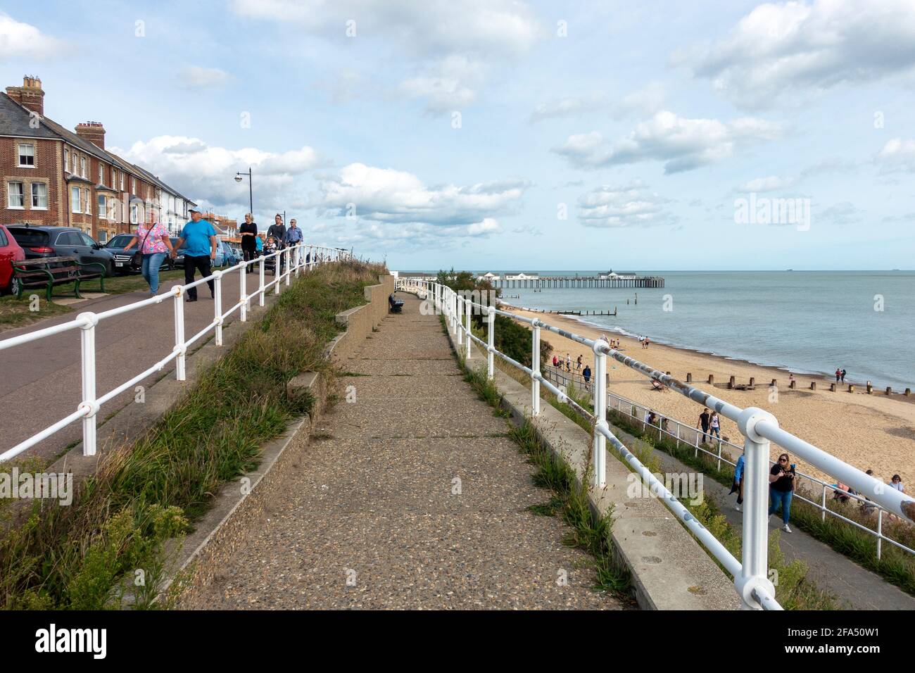 Passerella lungo la spiaggia a Southwold, Suffolk - Regno Unito Foto Stock