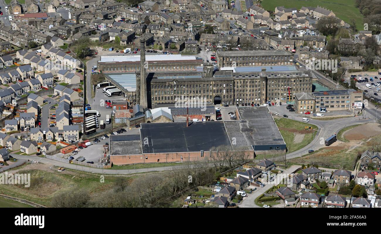 Veduta aerea di Black Dyke Mills, Queensbury, Bradford, West Yorkshire Foto Stock