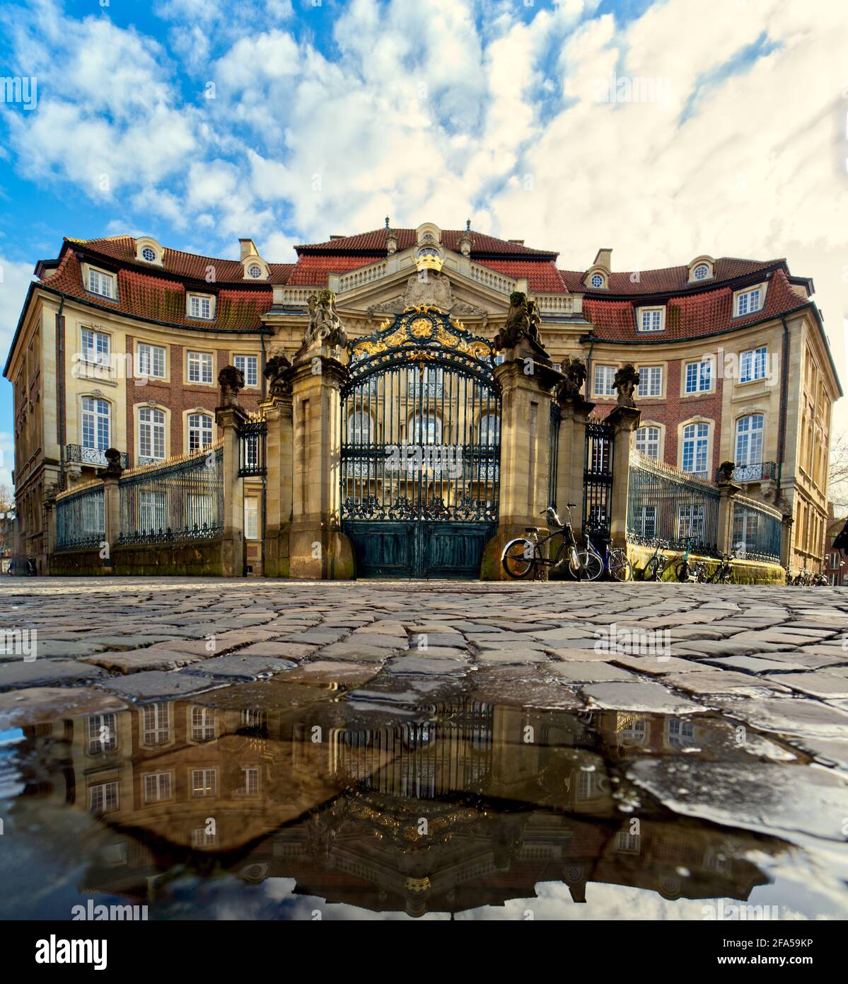 Erbdrostenhof - un palazzo a tre ali tardo barocco a Munster, Nord Reno-Westfalia, Germania Foto Stock