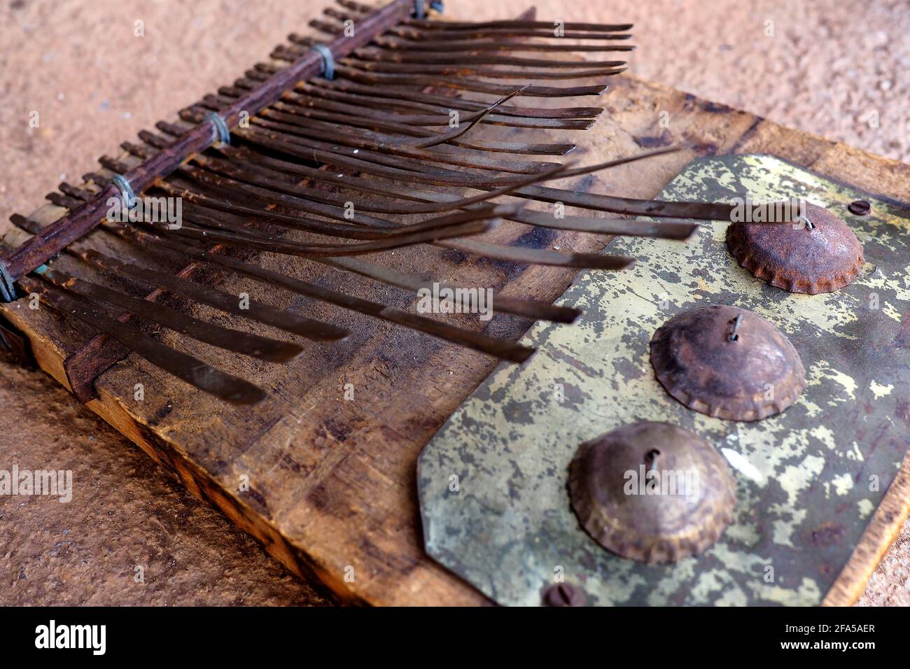 Mbira, tradizionale strumento musicale africano dello Zimbabwe Foto Stock