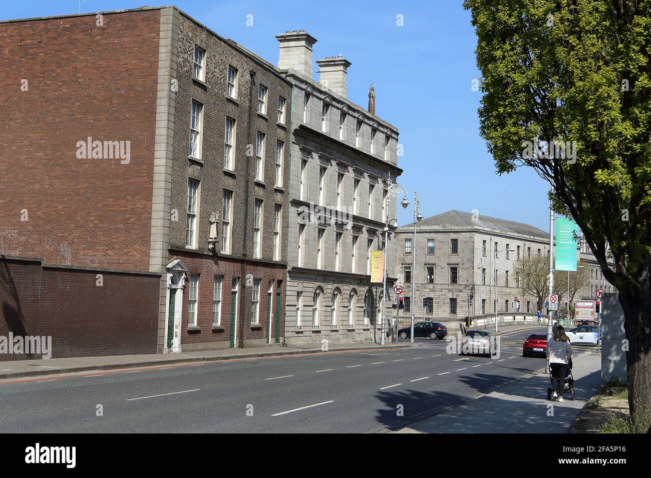 Vista di Winetavern Street a Dublino, Irlanda Foto Stock
