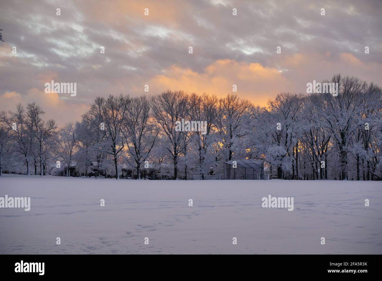 tramonto dopo la tempesta di neve Foto Stock