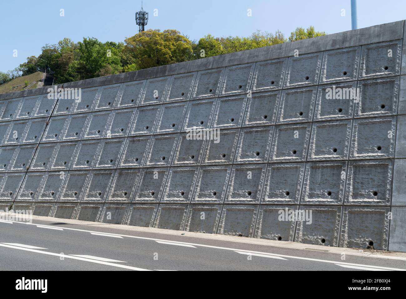 Parete esterna della superstrada Tomei, Isehara City, Prefettura di Kanagawa, Giappone. Foto Stock