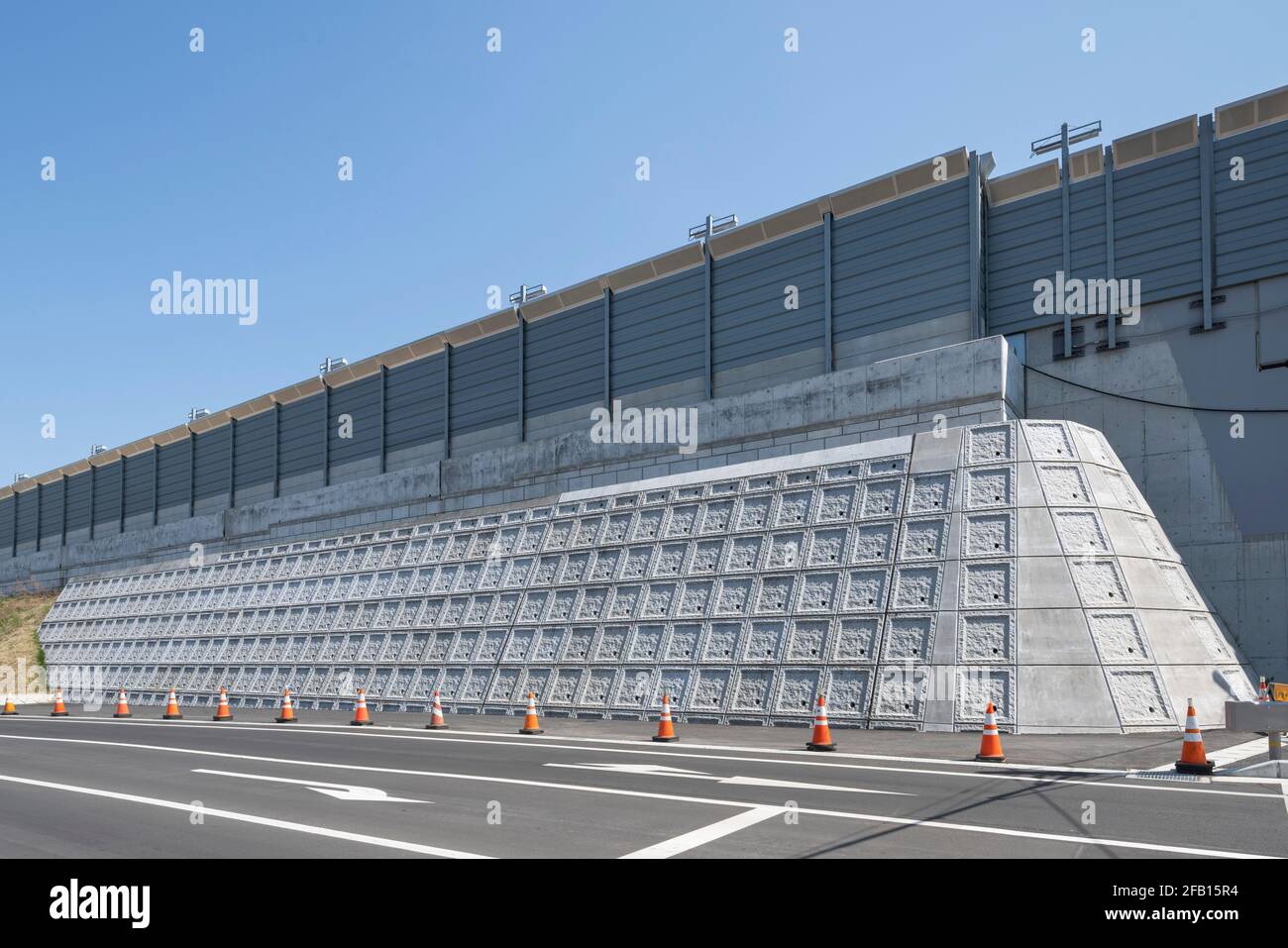 Parete esterna della superstrada Tomei, Isehara City, Prefettura di Kanagawa, Giappone. Foto Stock