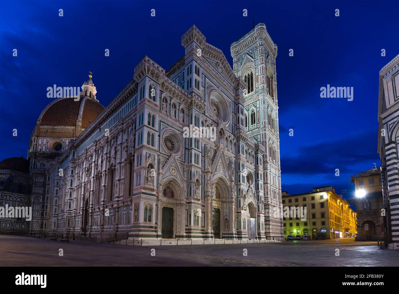Cattedrale di Santa Maria del Fiore nella notte di settembre. Firenze, Italia Foto Stock