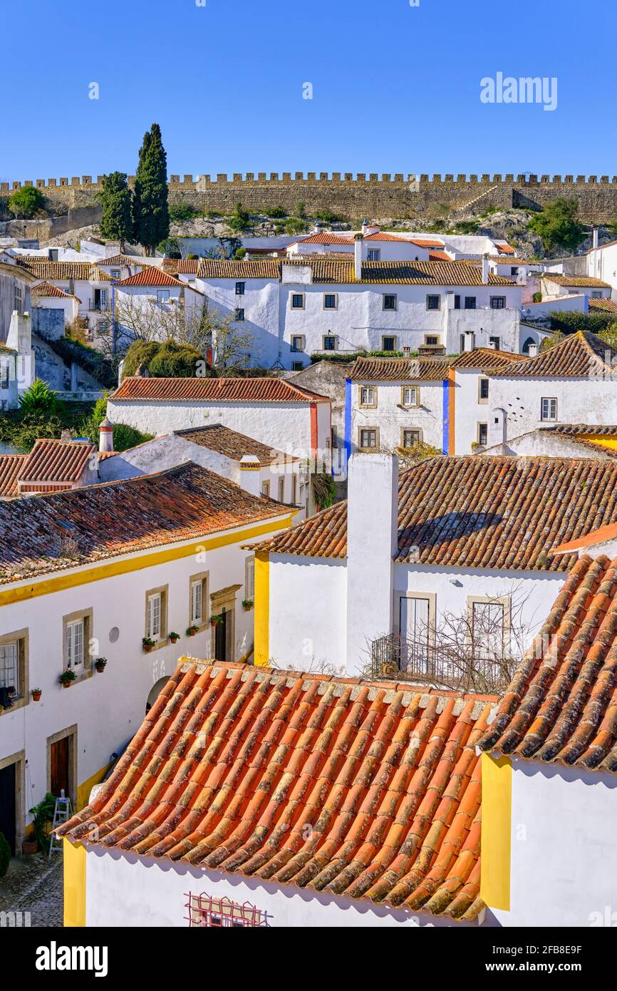 Obidos, un tradizionale borgo medievale portato alle brughiere nel 12 ° secolo. Portogallo Foto Stock