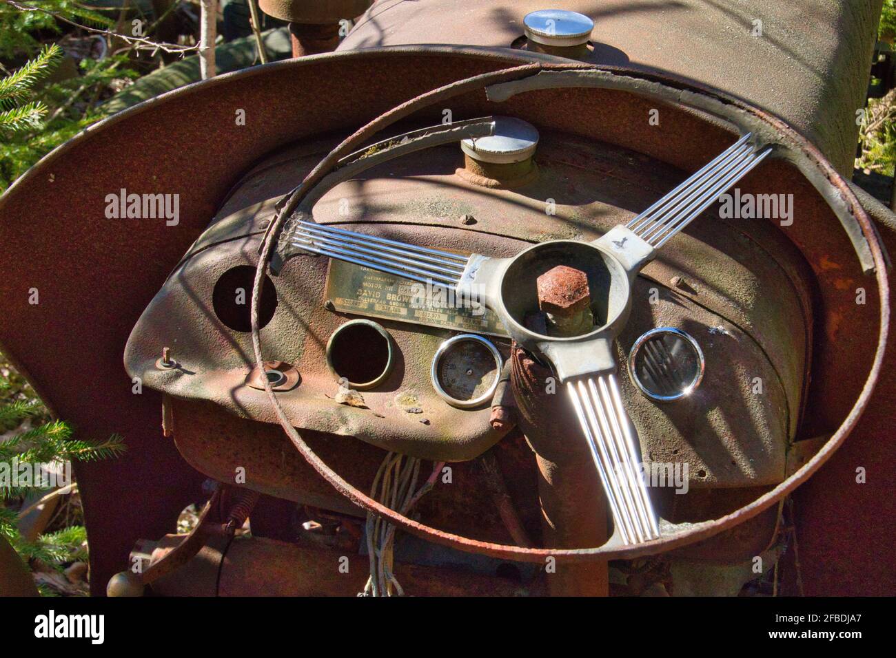Vecchio cruscotto sul volante del trattore David Brown Foto Stock