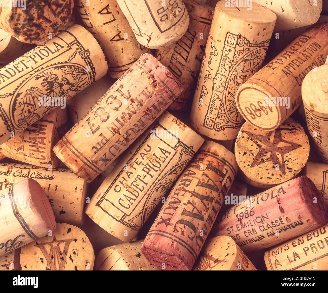 Collezione di tappi di vino francese, Saint-Emilion, Gironda. Aquitaine, Francia Foto Stock