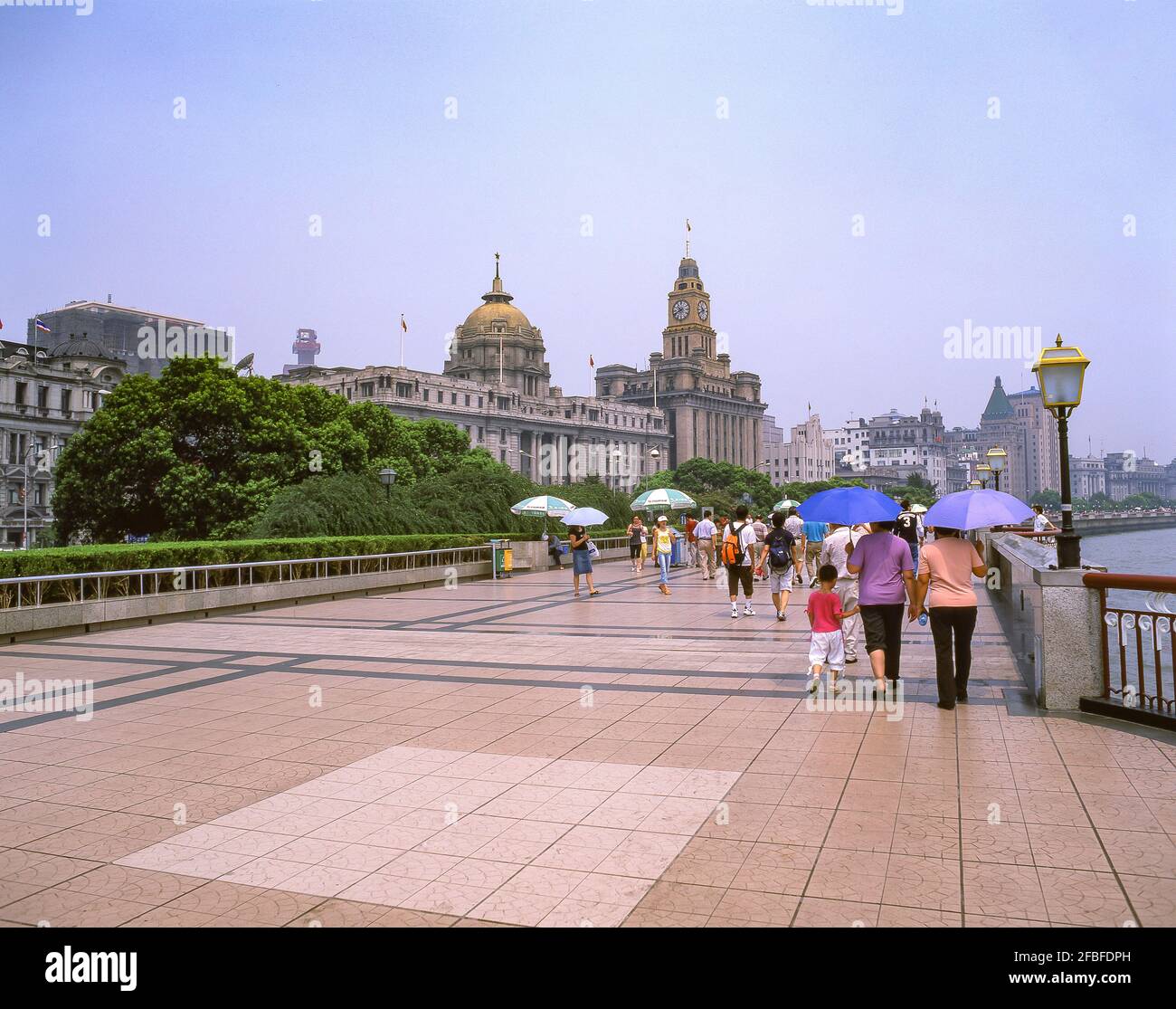 Lungofiume, il Bund, Shanghai, Repubblica popolare Cinese Foto Stock