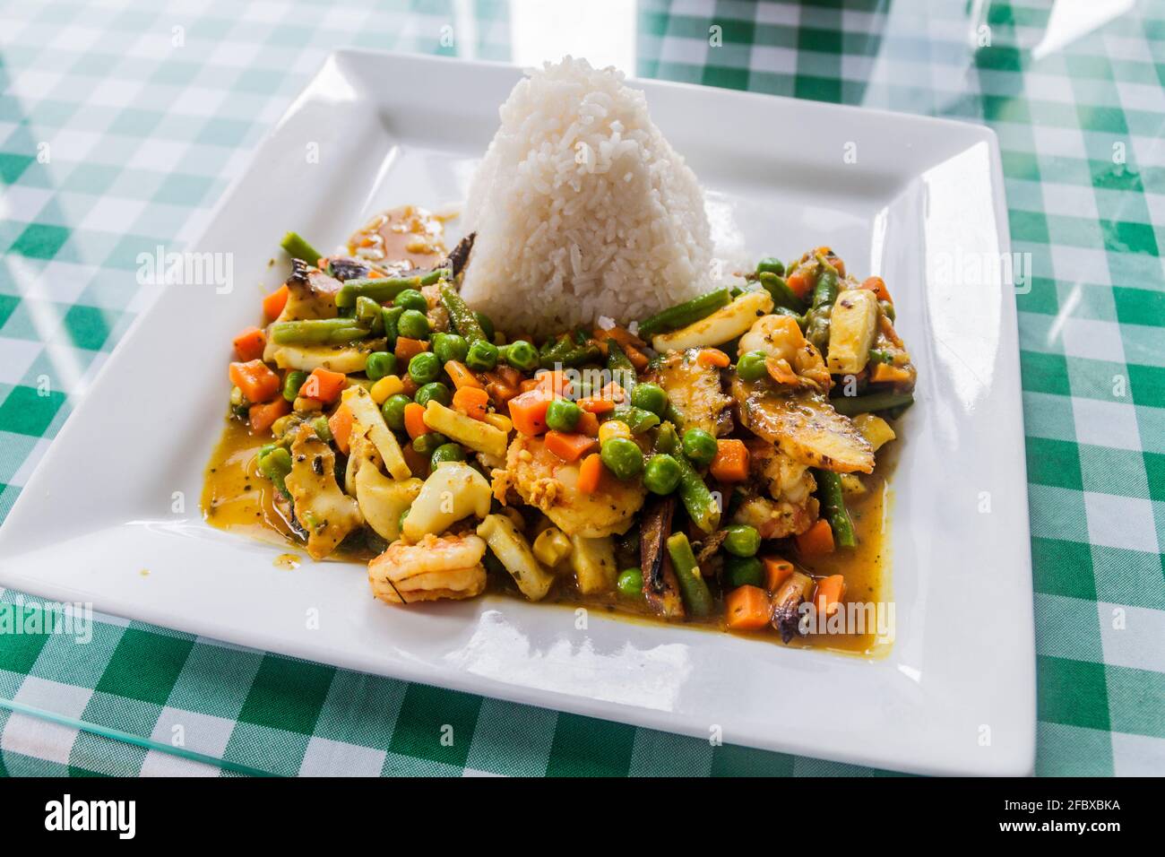 Pasto misto a base di pesce al Mercado de Mariscos (mercato del pesce) A Panama City Foto Stock