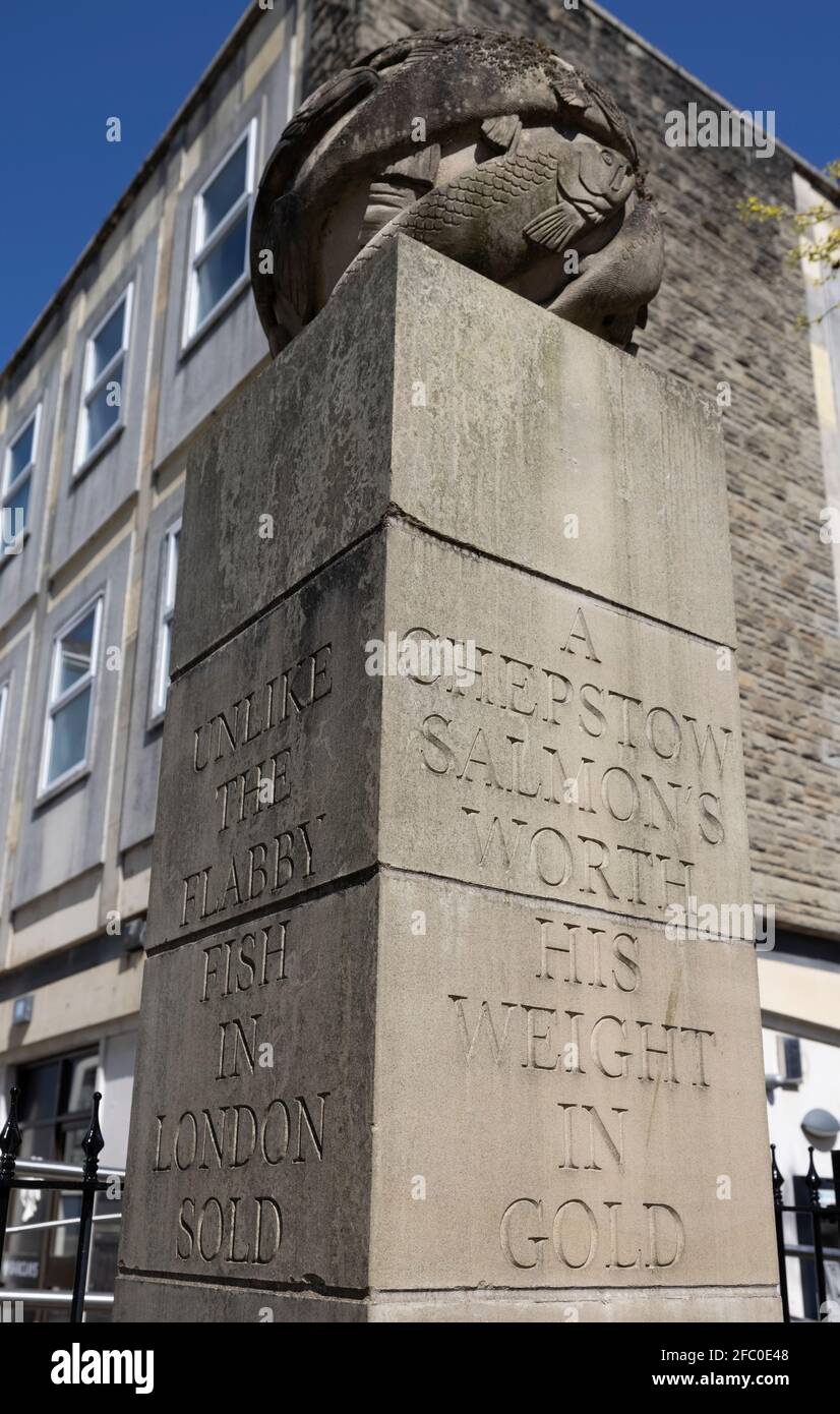 "Il salmone di un Chepstow vale il suo peso in oro, a differenza del pesce fiabby di Londra venduto". Poesia del vicario locale, il Rev. Edward Davies. Chepstow, Galles Foto Stock